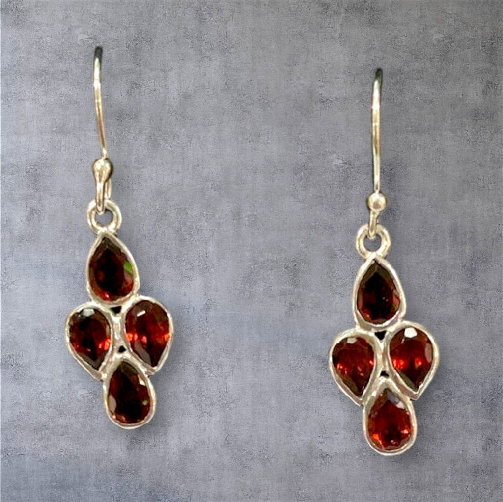 MCJewels - Garnet Diamond Shaped Drop Earrings