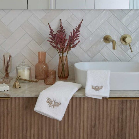 Pilbeam Living -Hand Towel Set of 2 (1 plain) - Beebee