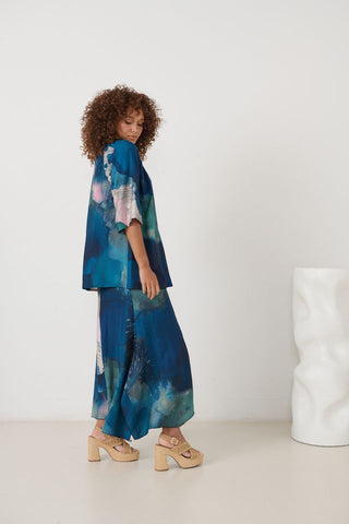 Florencia Phils - Shirred Collar Top with Raglan Sleeves - Abstract Blue