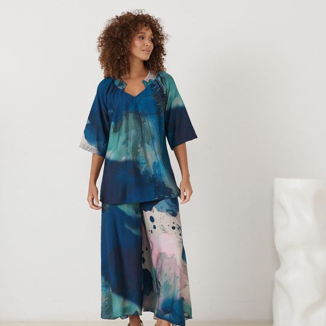 Florencia Phils - Shirred Collar Top with Raglan Sleeves - Abstract Blue