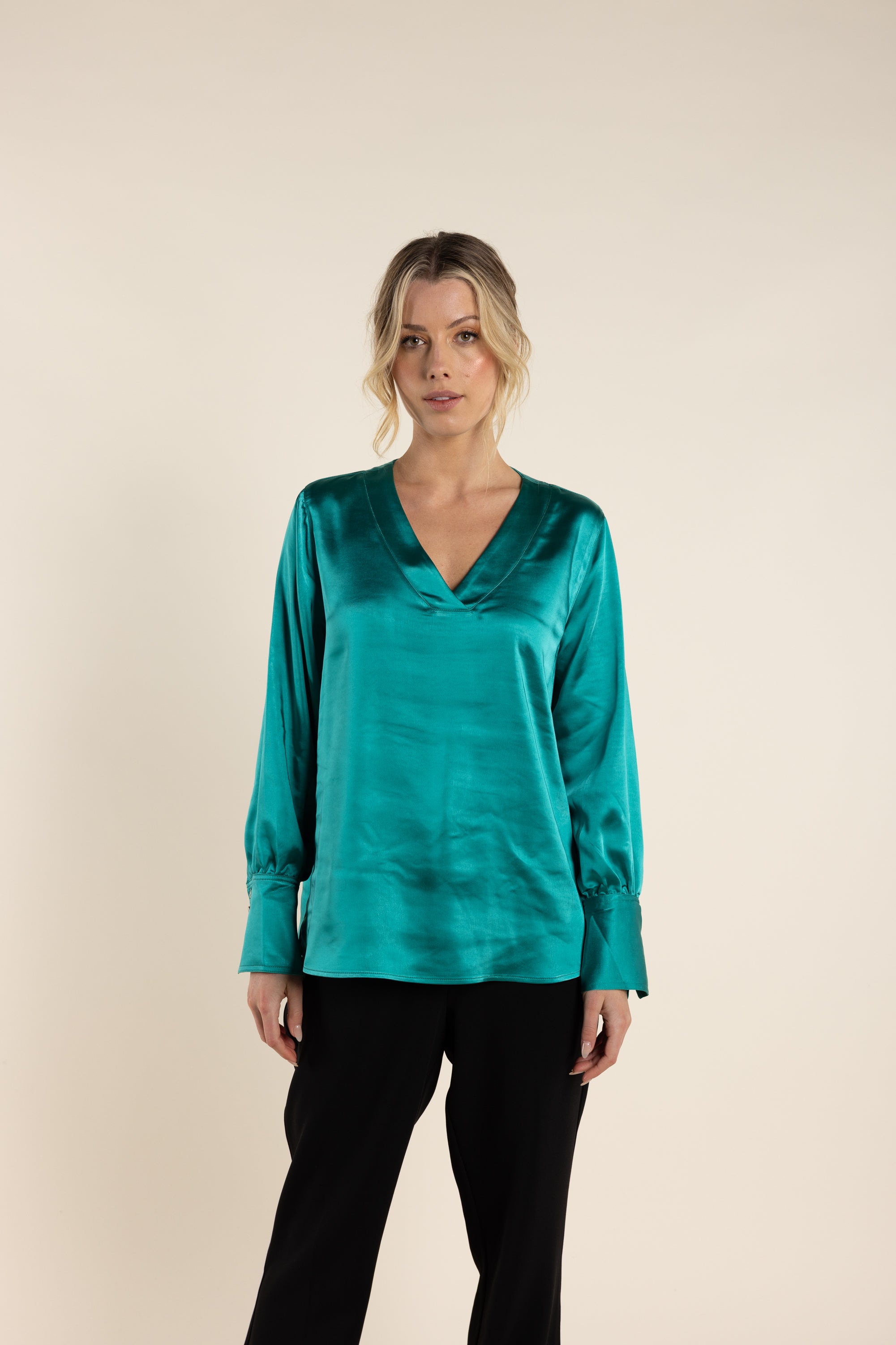 Two T's - Satin Vee Top Forest