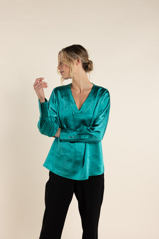 Two T's - Satin Vee Top Forest