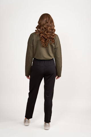 Vassalli - Relaxed Leg Ankle Grazer Pant - Black