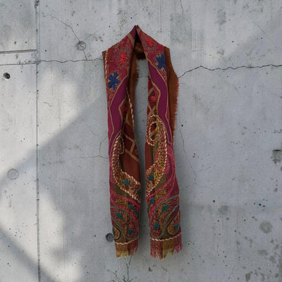 United - Elegant Hand-Embroidered Wool Narrow Scarf – Rouge