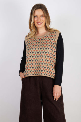 JJSisters - Wool Blend Knit Vest with Floral Motif - Cream