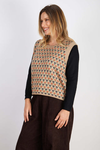 JJSisters - Wool Blend Knit Vest with Floral Motif - Cream