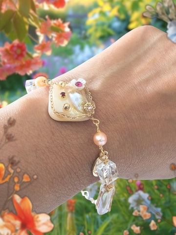 MCLuxe-Celeste Bloom- White mother-of-pearl and baroque pearls - SLX000772