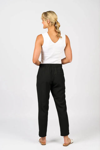 Vassalli - Relaxed Leg Ankle Grazer Pull On Pant - Black